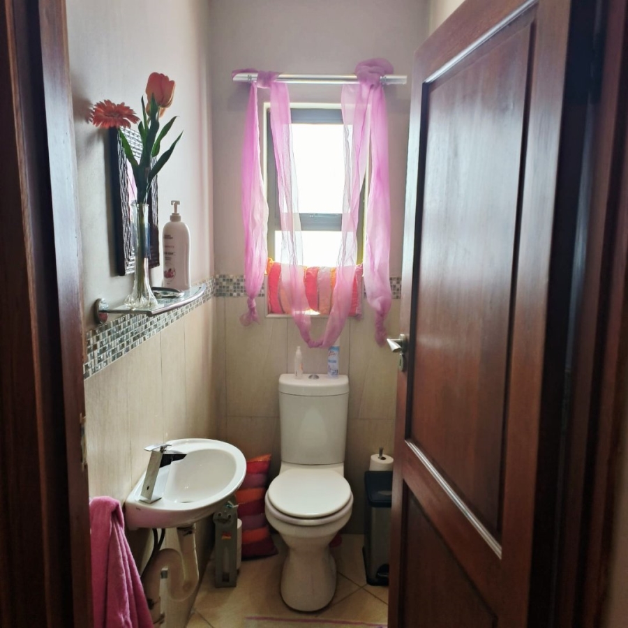 4 Bedroom Property for Sale in Wilkoppies North West